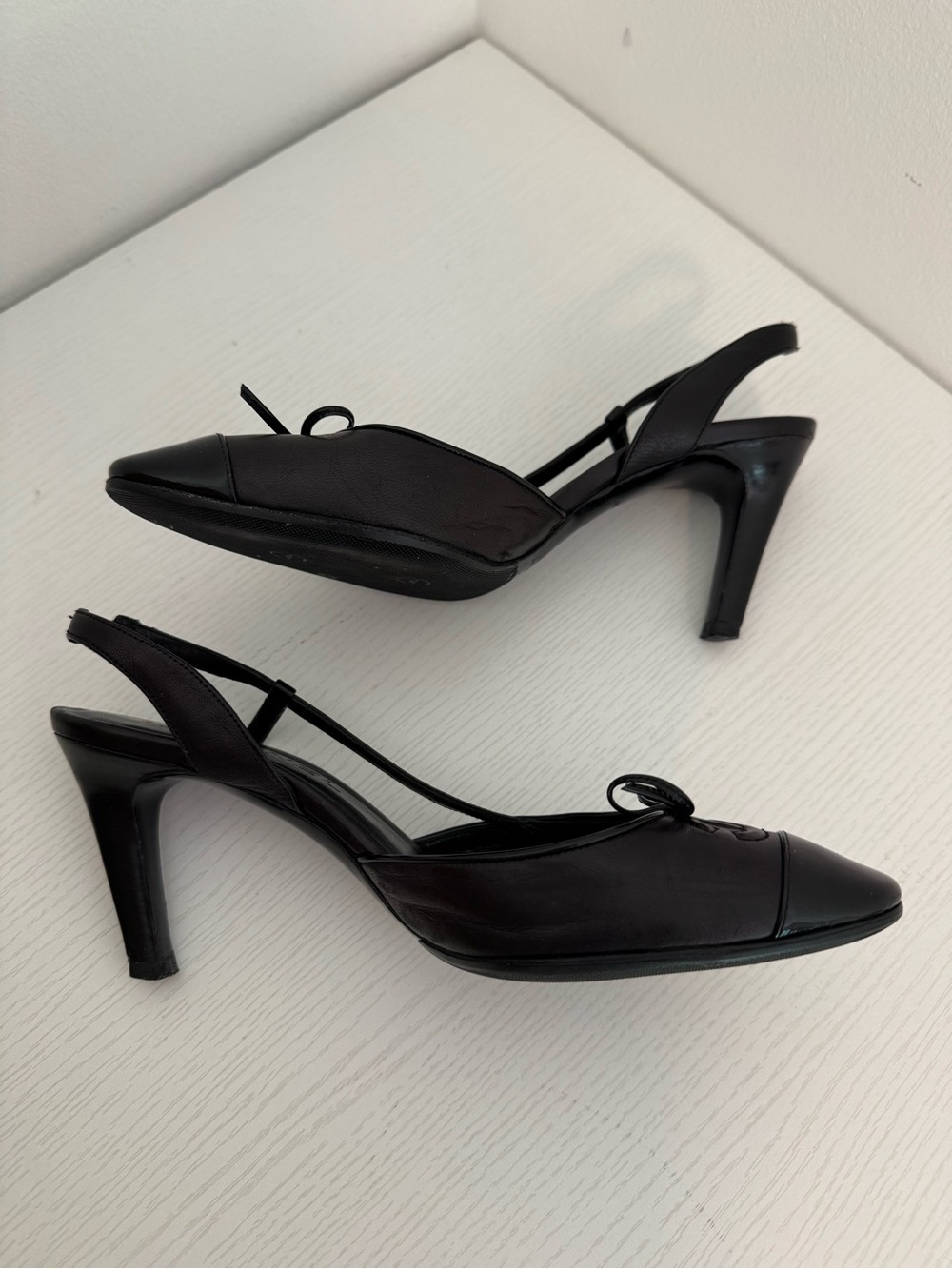 Chanel CC Logo Black Bow Patent Slingback Heels EU 37 Authentic Vintage Shoes - Picture 3 of 8